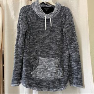 Casual beach pullover